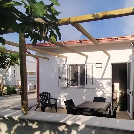 Tafuro Apartment